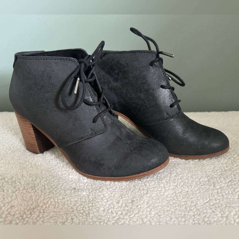 Toms Women’s Lunata Leather Lace Up Ankle Booties